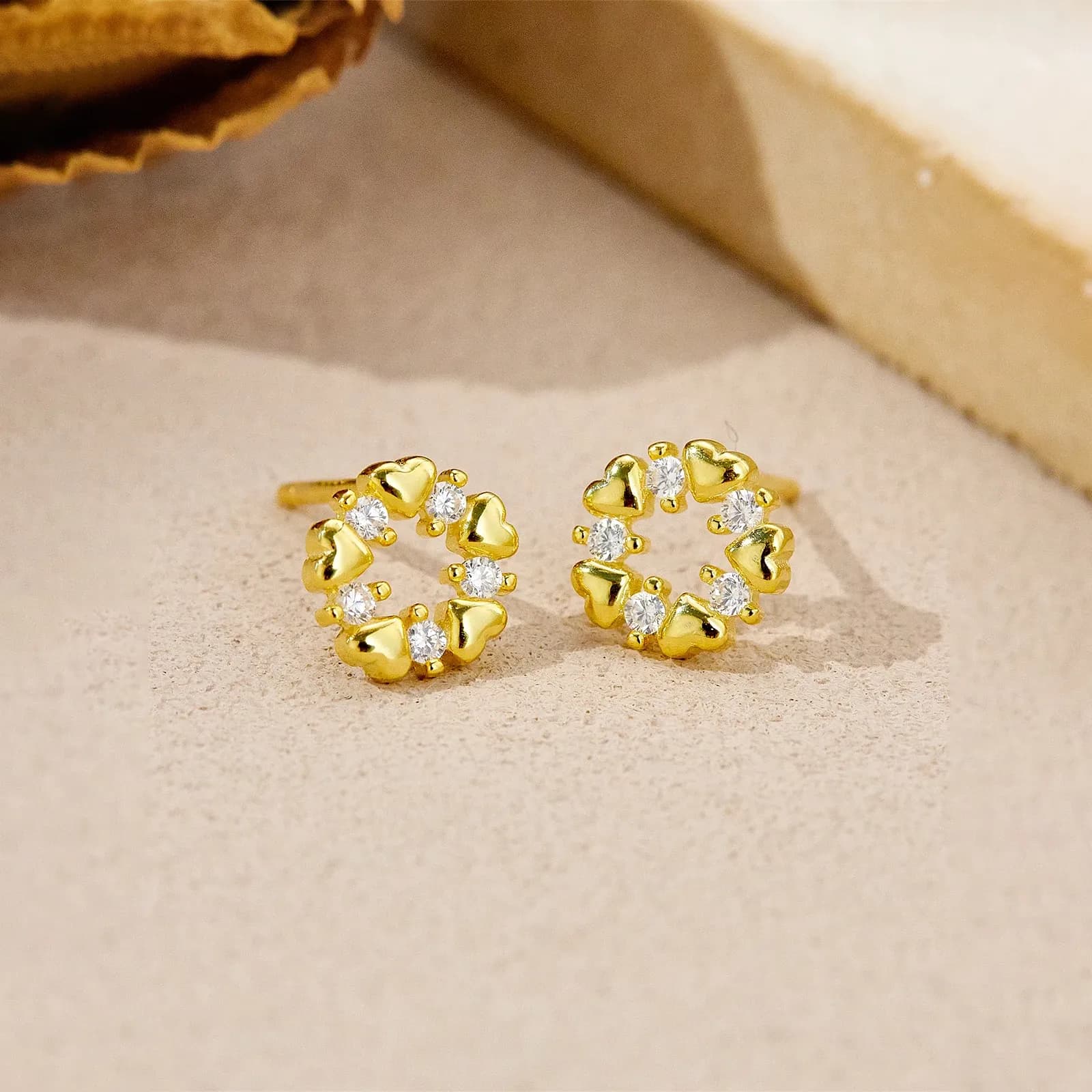 ANDYWEN 925 сребърни златисти сърцевидни обеци с CZ