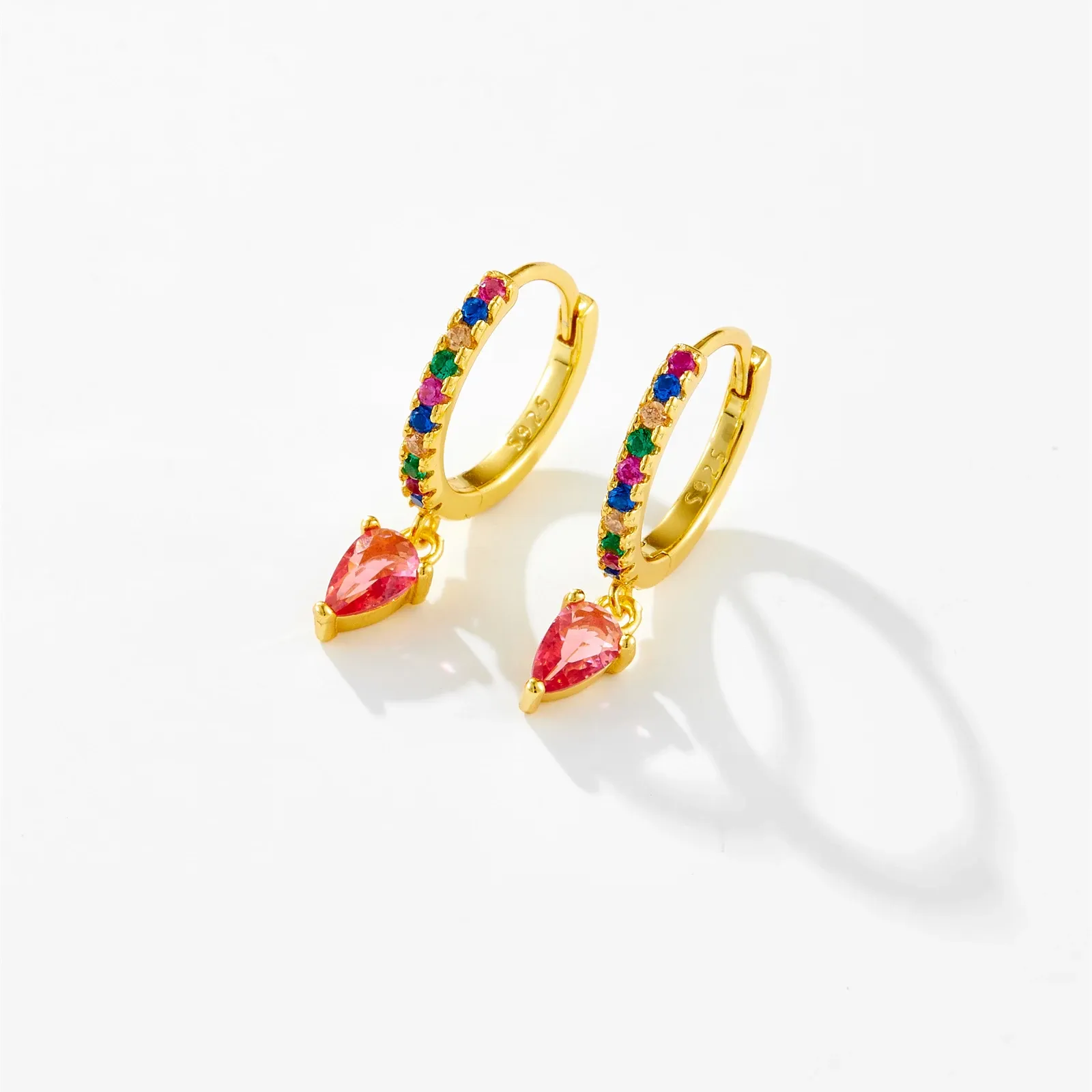 Фини сребърни обеци с водна капка и зелен циркон