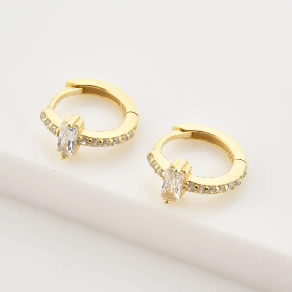 Фини златисти хъги обеци от 925 сребро с циркон