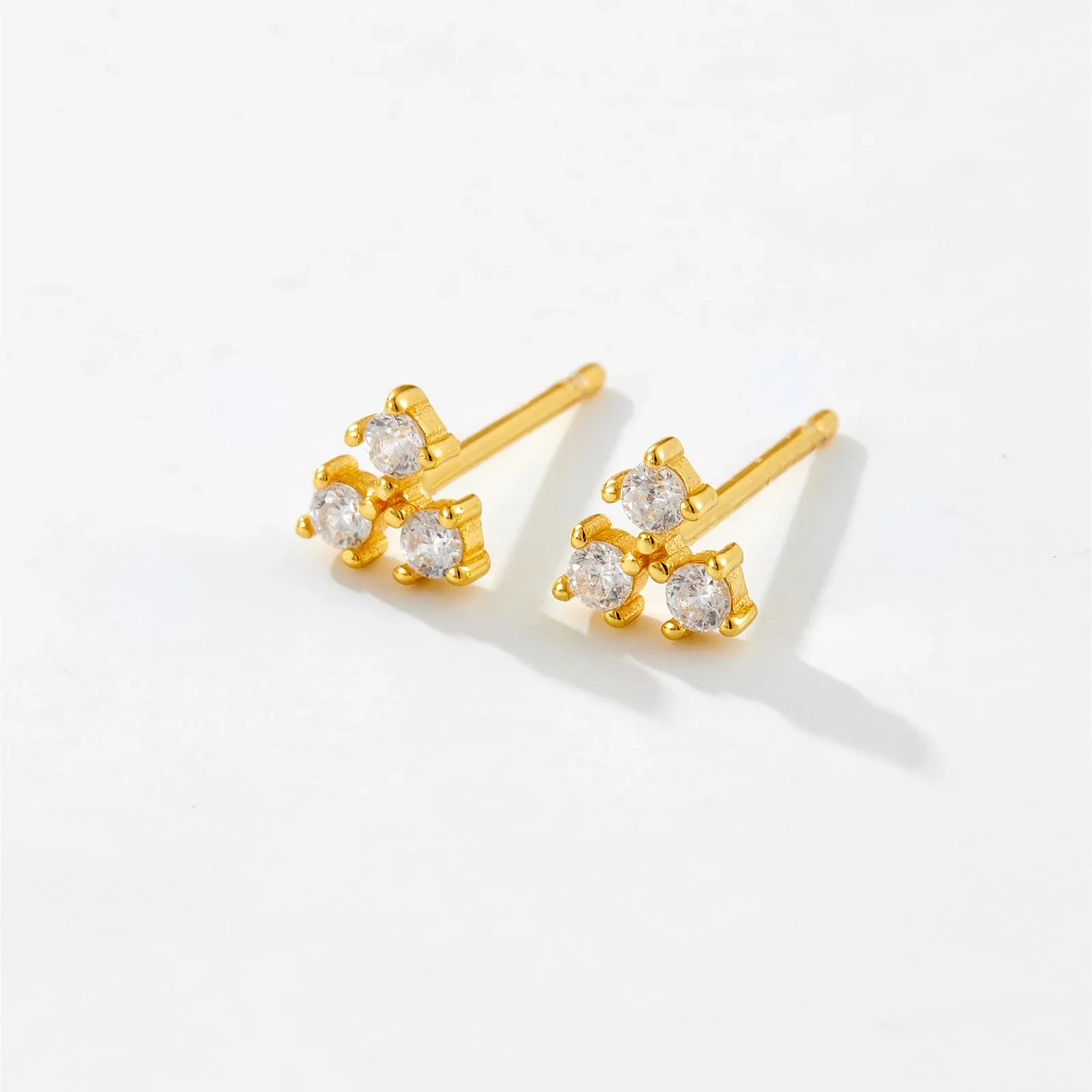 ANDYWEN 925 сребърни обеци с три цветни циркония и винтов гръб