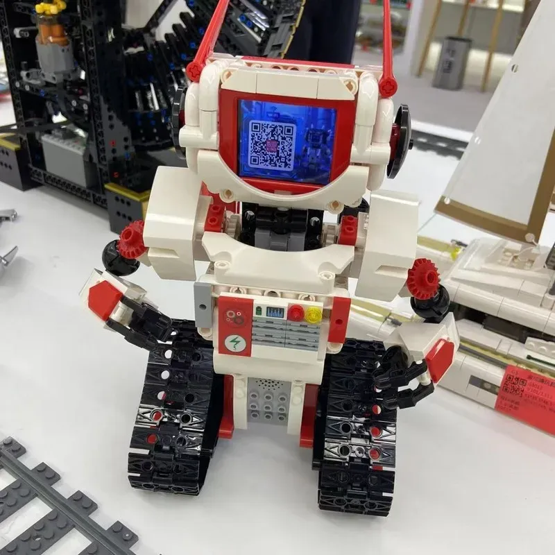 Интерактивен програмируем робот-строителен комплект AI Boris