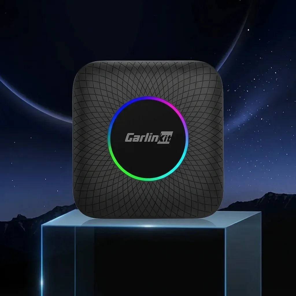 מתאם Carlinkit שחור עם תאורת LED
