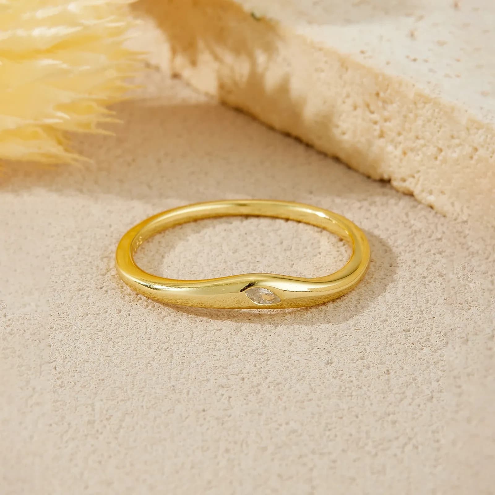 Тънък сребърен пръстен с маркезов циркон ANDYWEN