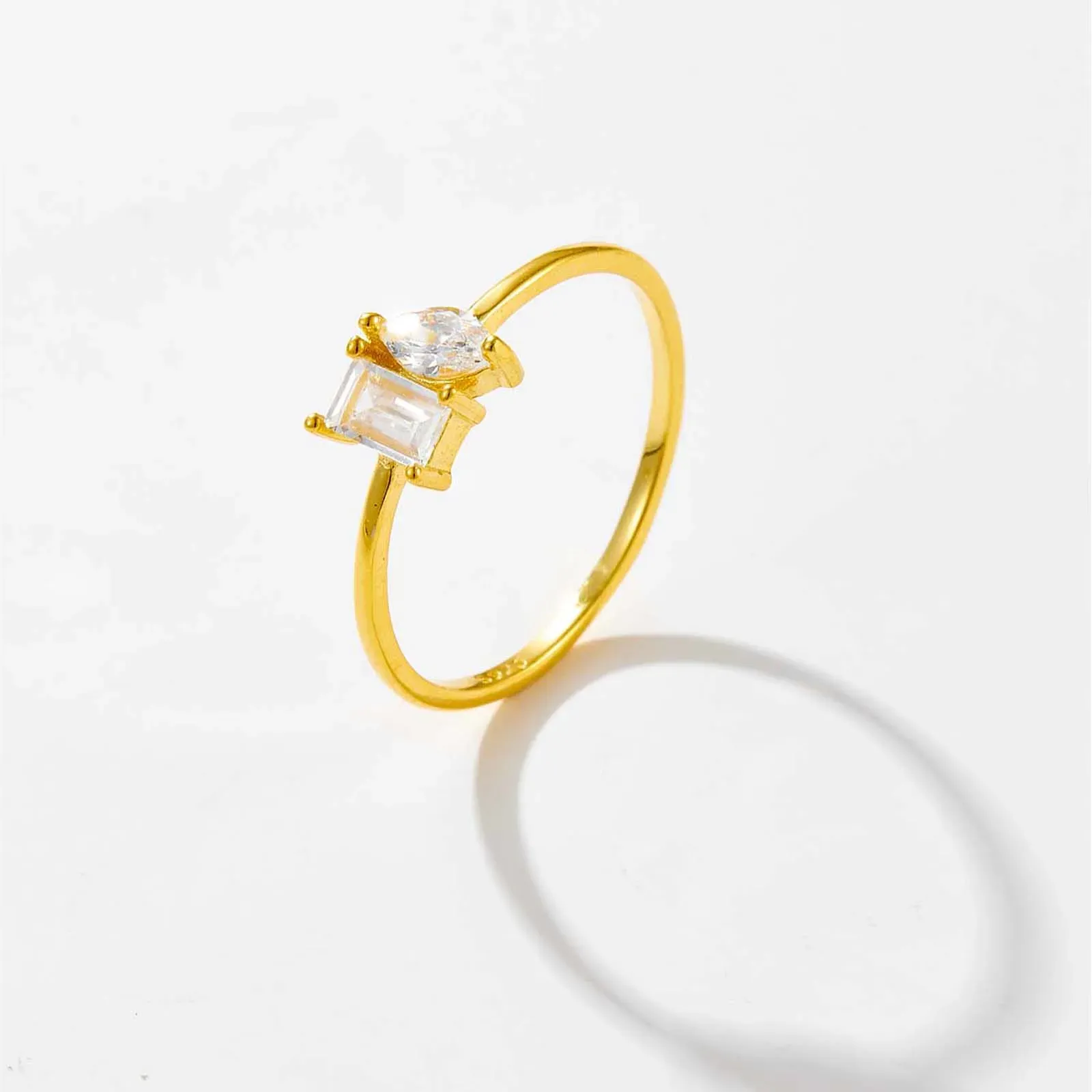 Фин сребърен пръстен с квадратен циркон ANDYWEN