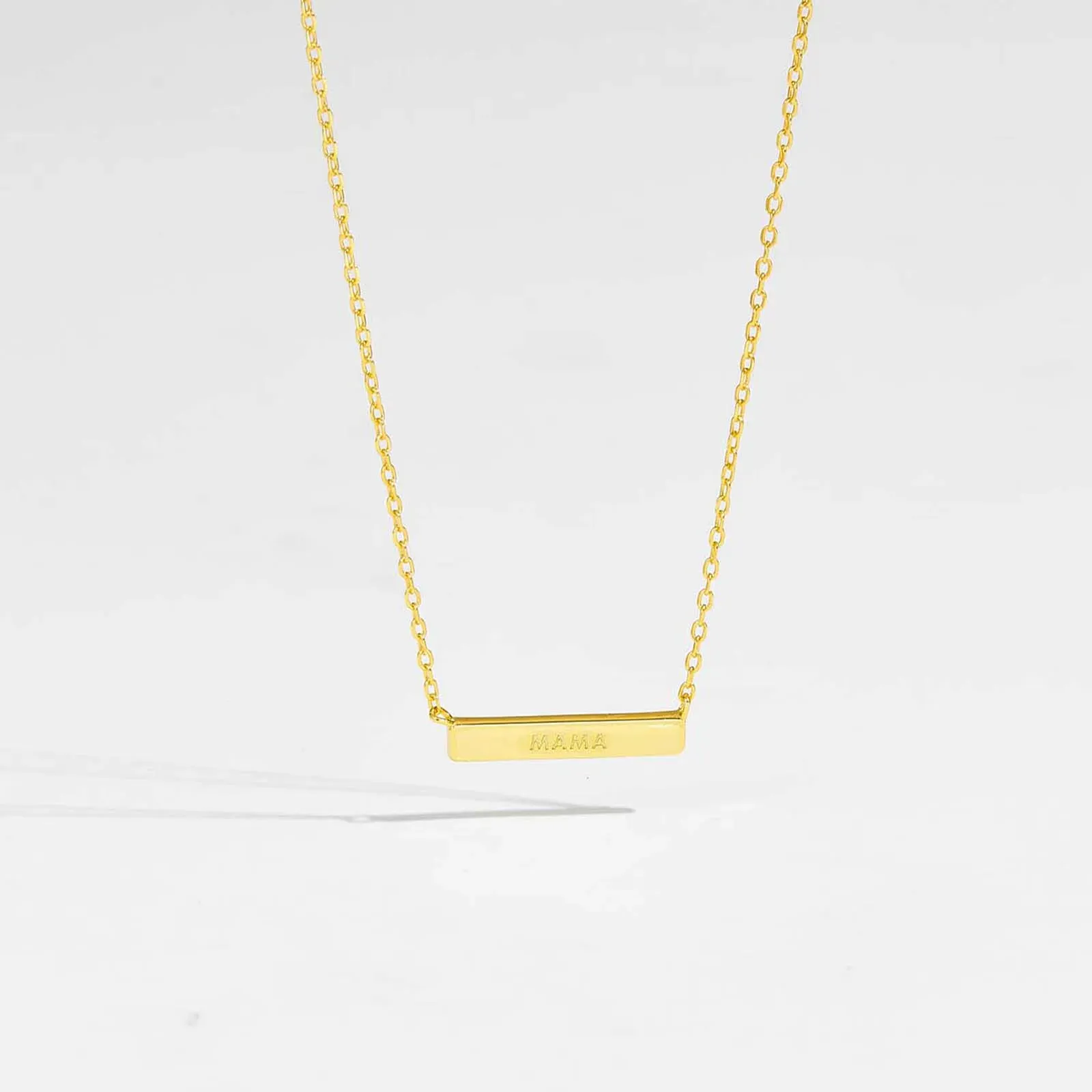 Сребърно персонализирано колие „Мама“ с правоъгълна висулка