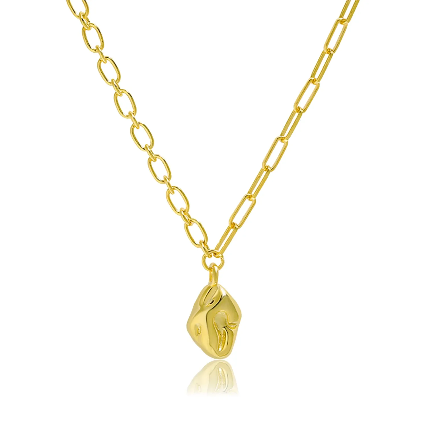 Фино златисто колие от 925 сребро с ръка и сърце