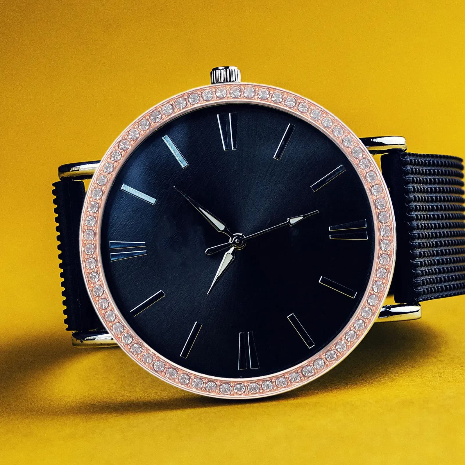 Розов безел пръстен с диамантен ефект за смарт часовник 42 мм