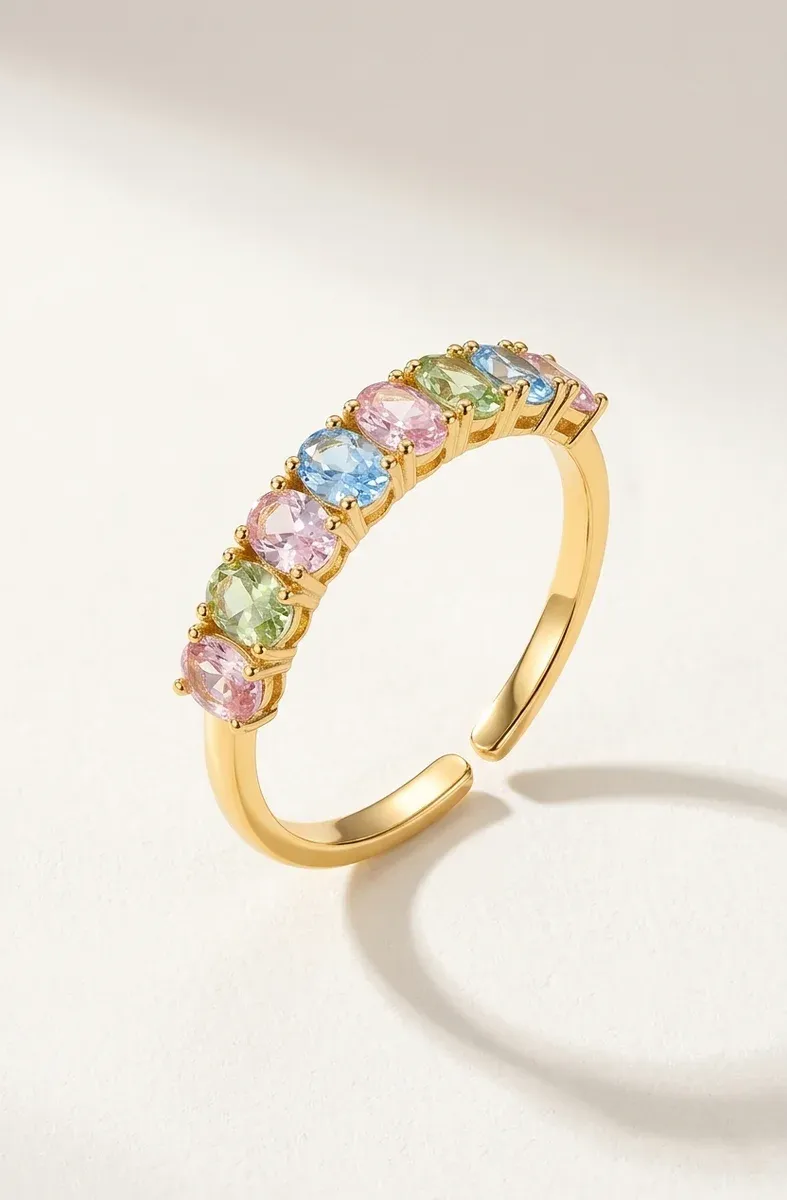 Регулируем златист пръстен с овални циркони