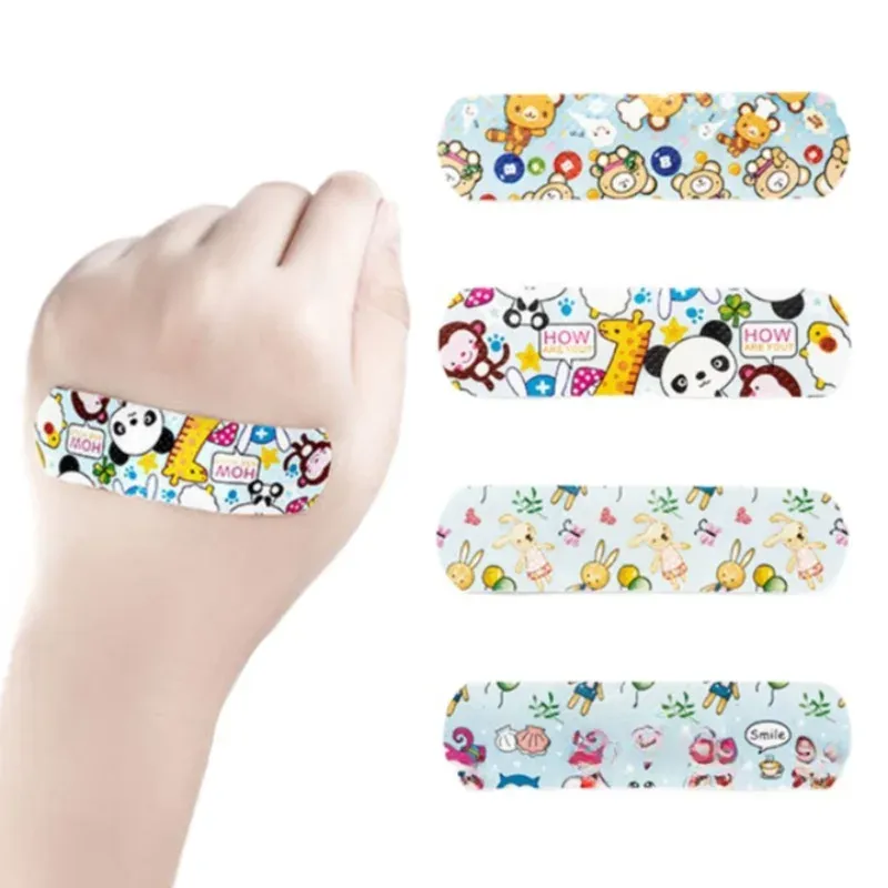 Комплект детски лепенки за рани с картунени мотиви, 100 броя