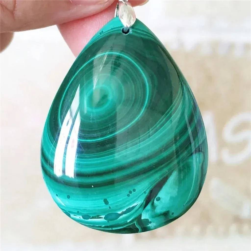 Малахит-хризокола медальон капка зелен