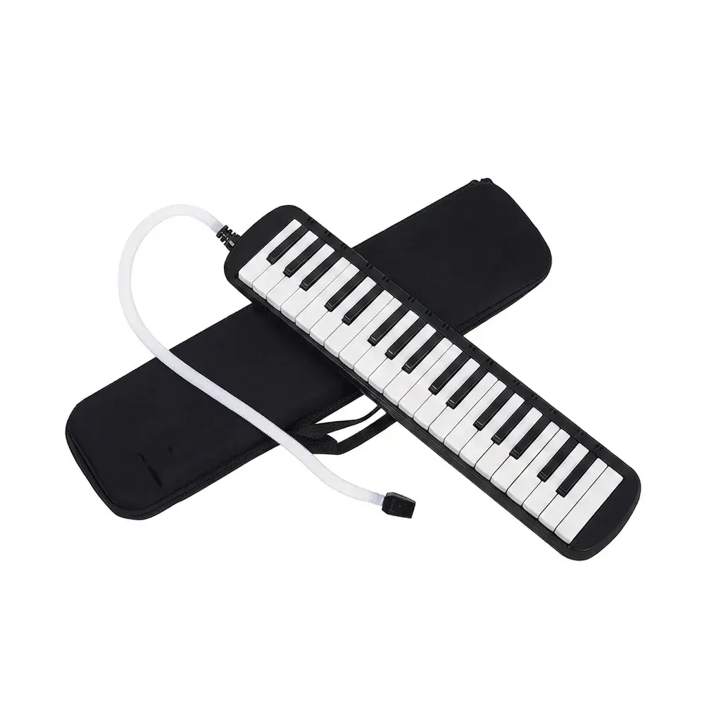 Черна 37-клавишна мелодика с калъф